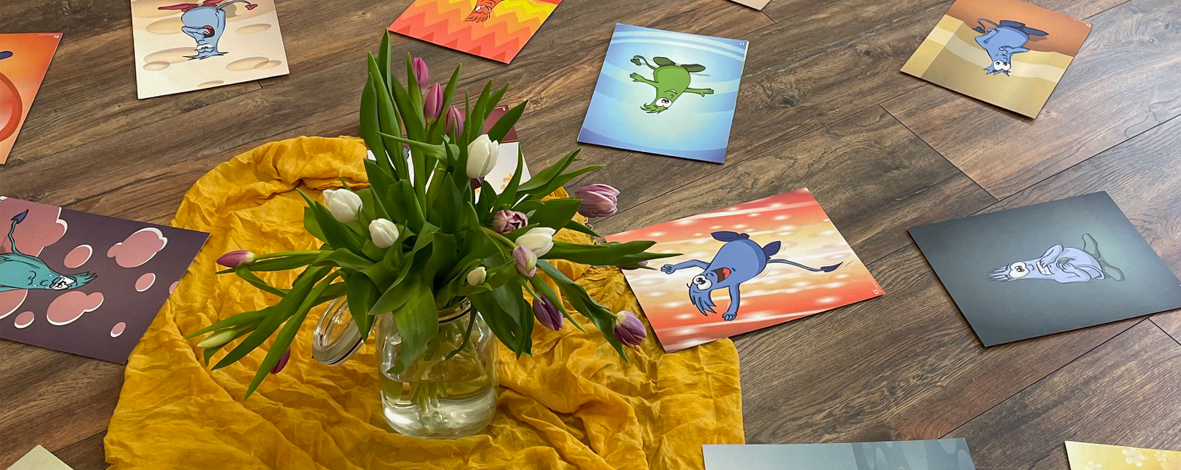 Eine Pinnwand mit diversen Notizzetteln